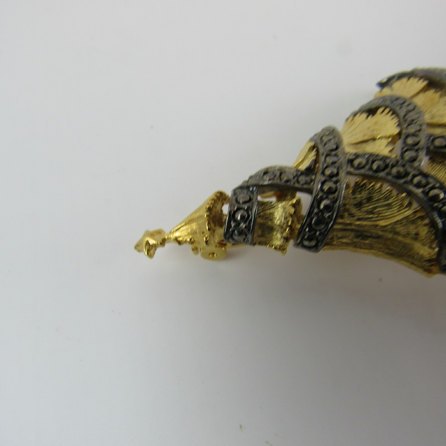Vintage Christmas Tree Brooch Unsigned Beauty Collectible Jewelry Gift Keepsake