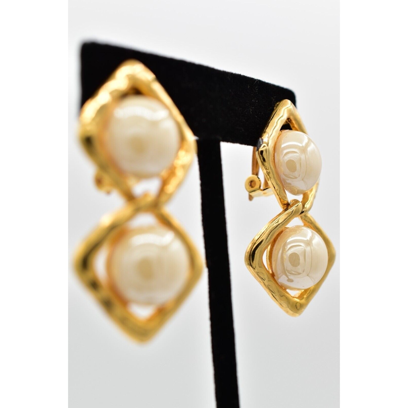 Vintage Dangle Clip Earrings faux Pearl Drop Gold Tone Chunky Shiny 1980s BinAK