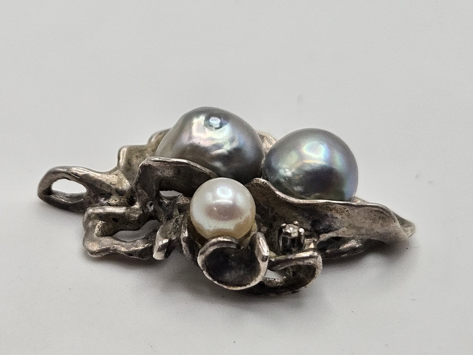 Vintage Artisan Modernist Brutalist Sterling Pearl Pendant