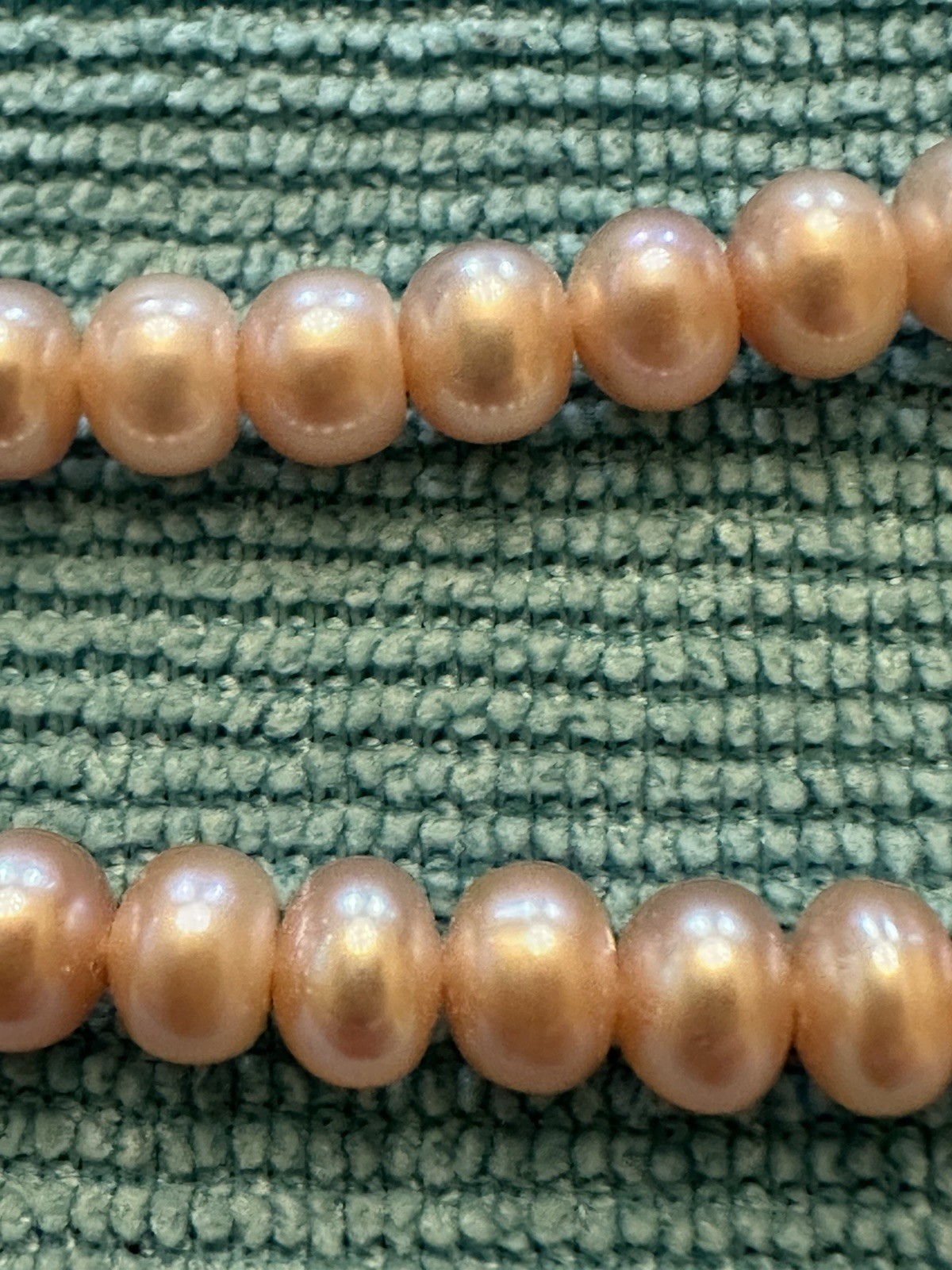VTG 18” Cultured Pink Pearl Necklace W/Fish Hook Clasp & Matching Post Earrings