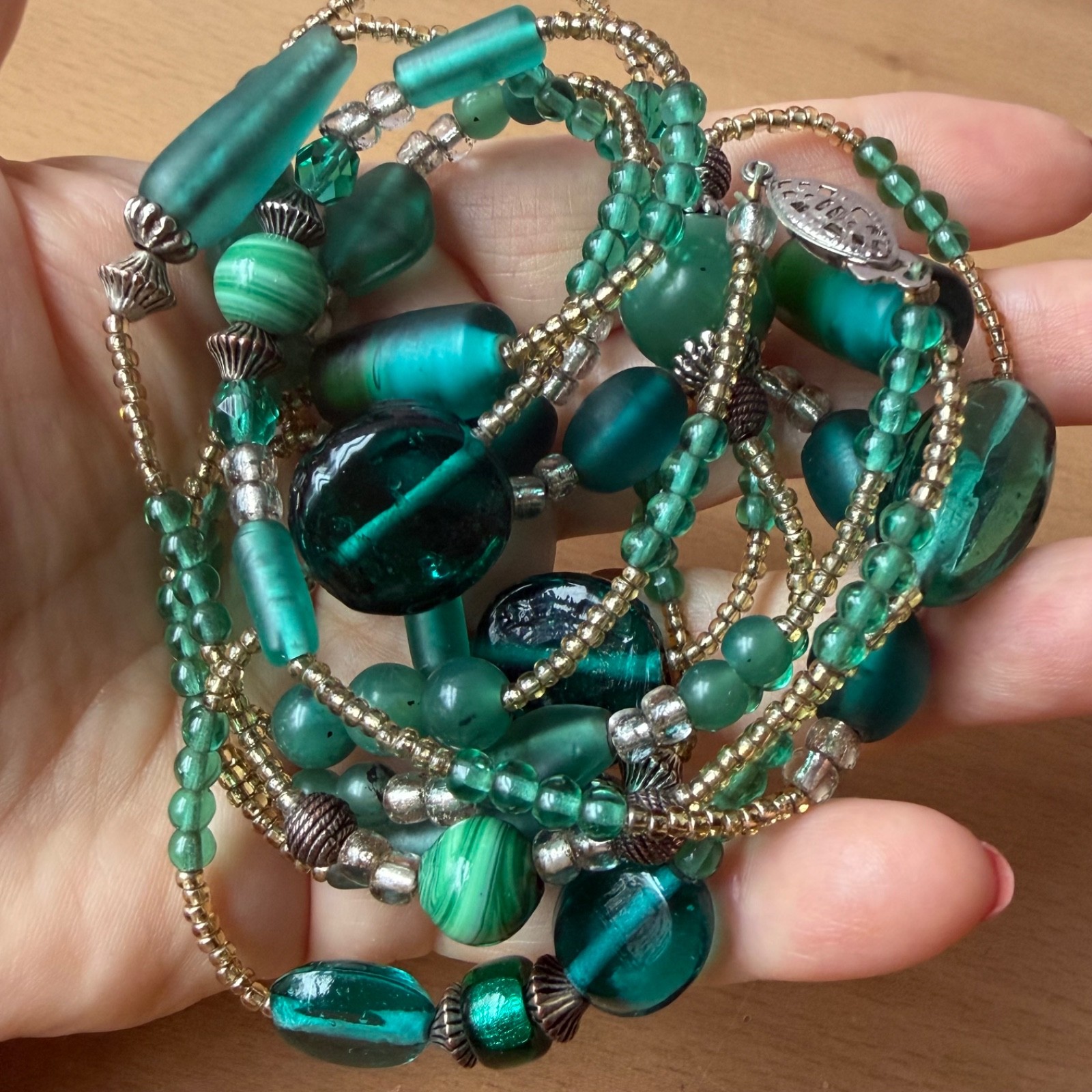 VINTAGE VIVID EMERALD GREEN COLOR MULTISHAPE GLASS BEADS LONG STATEMENT NECKLACE