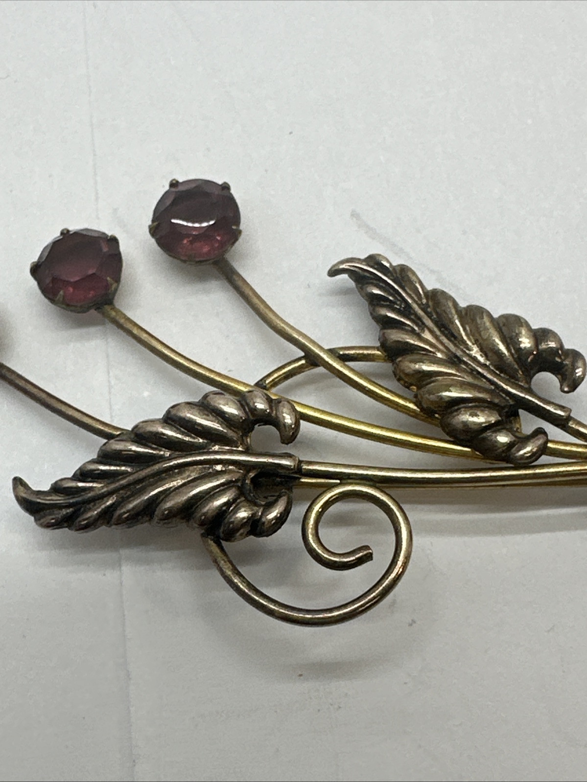 Beautiful Vintage Signed CM 1/20 12K Gold Filled Purple Rhinestone Flower Brooch