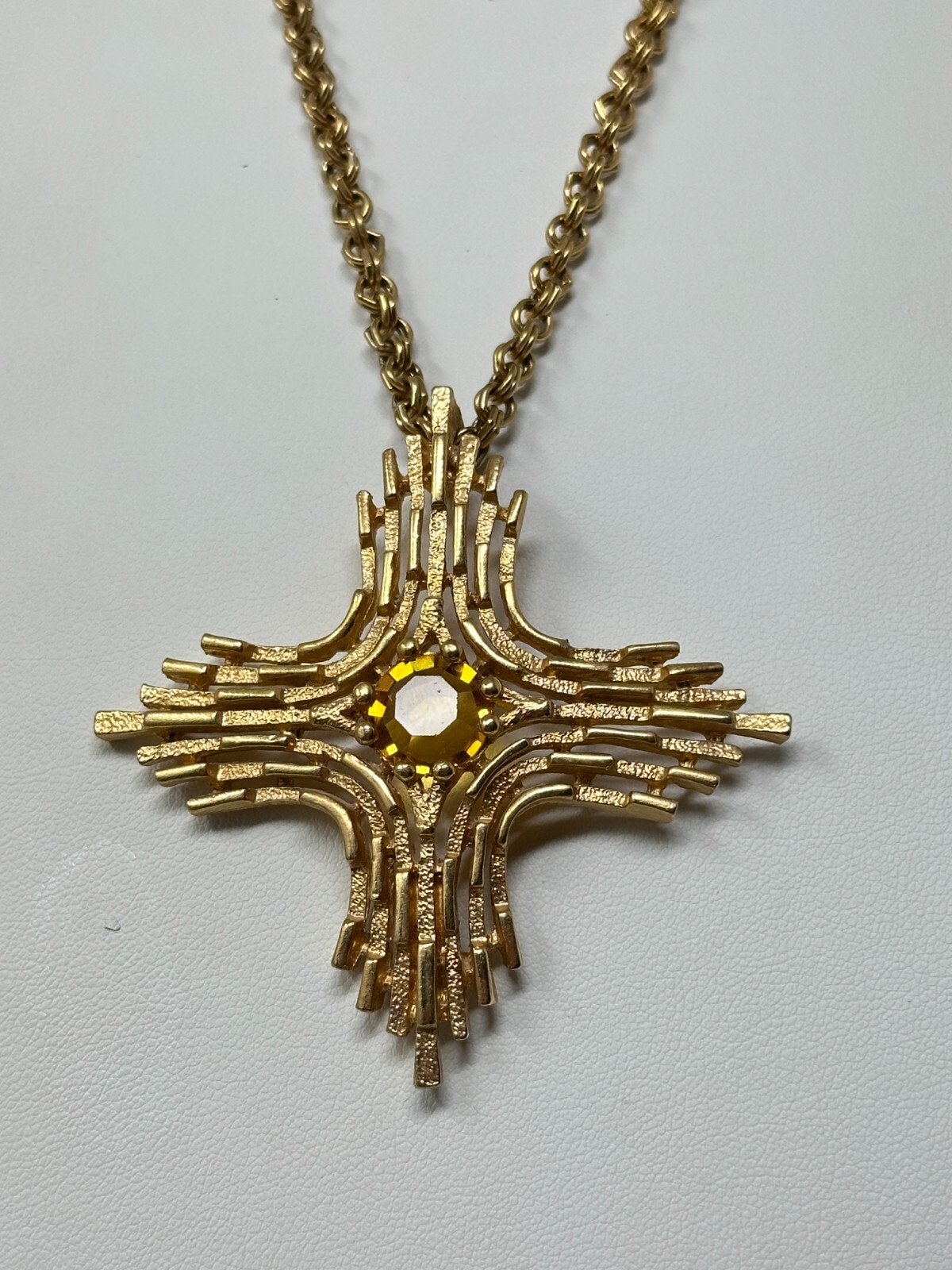 Vintage 1978 Sarah Coventry Goldtone OMEGA Maltese Cross Pendant 24″ Necklace