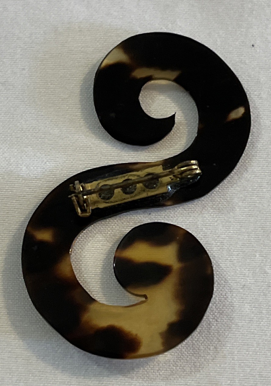 Vintage 1930s 1950s Celluloid Plastic Faux Tortoise She’ll Initial S Brooch Art
