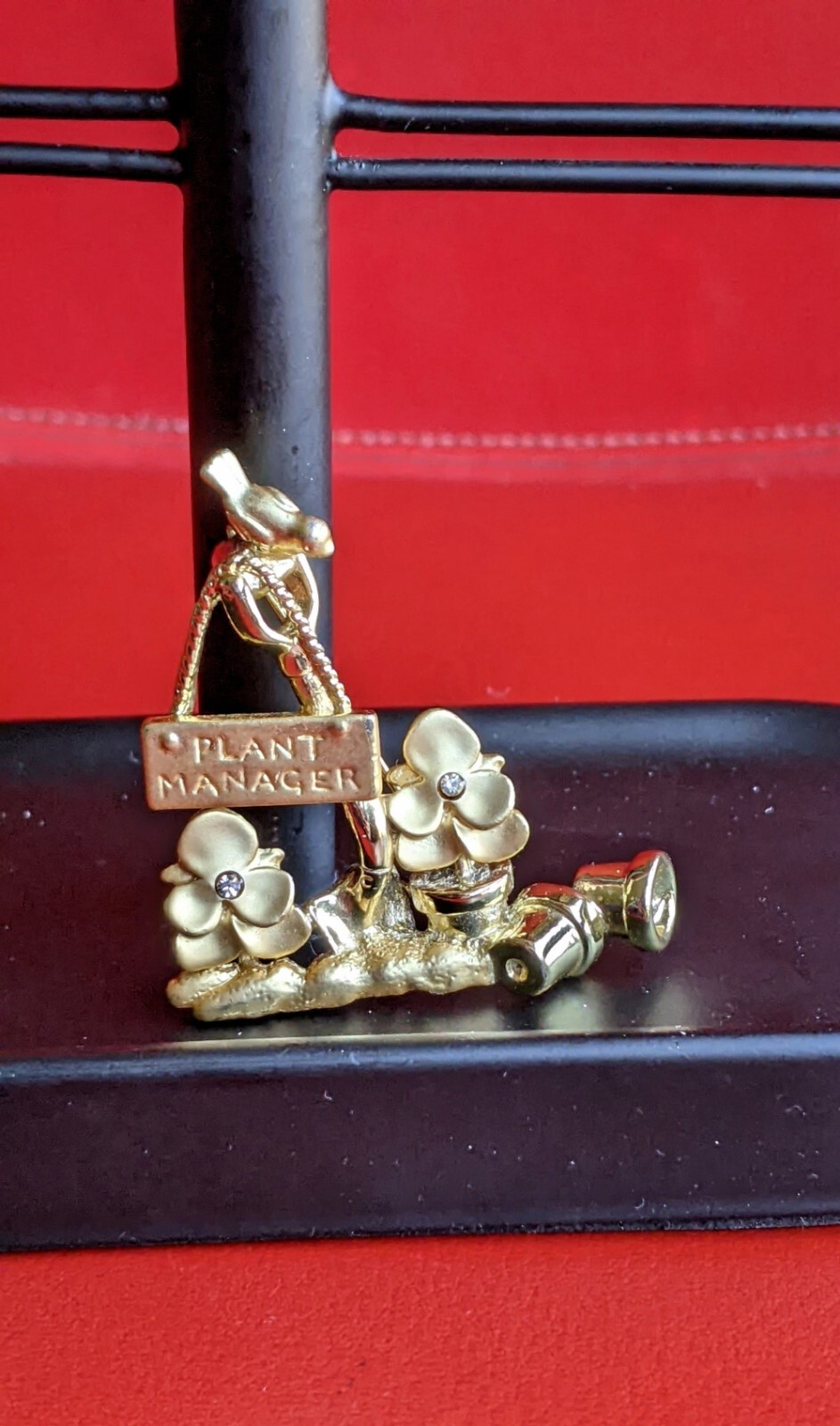 Vintage AJC Gold Tone Textured PLANT MANAGER Gardening Flower Bird BROOCH Pin