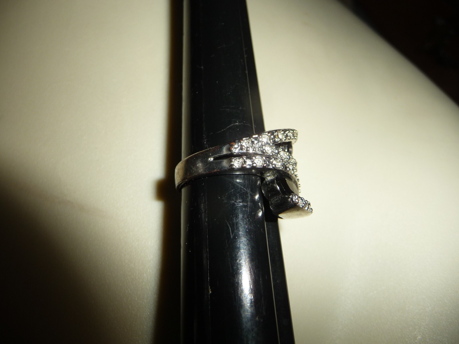 FAUX DIAMONDS & BLACK STONES SILVER TONE Sz 7 3/4″ W #19/11AG