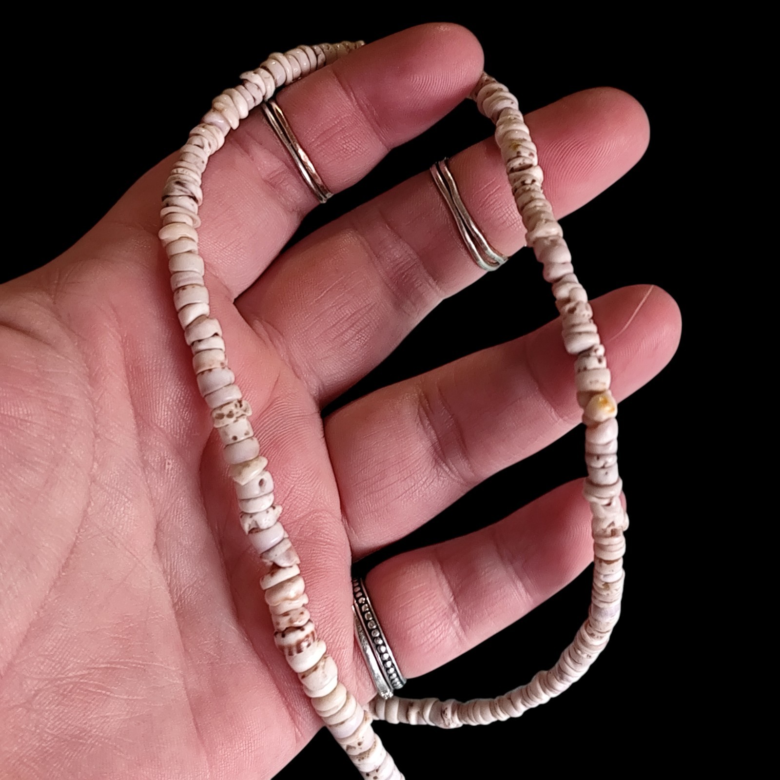 Vintage 70’s Cream White Puka Shell Beach Surfer Necklace 16.5in