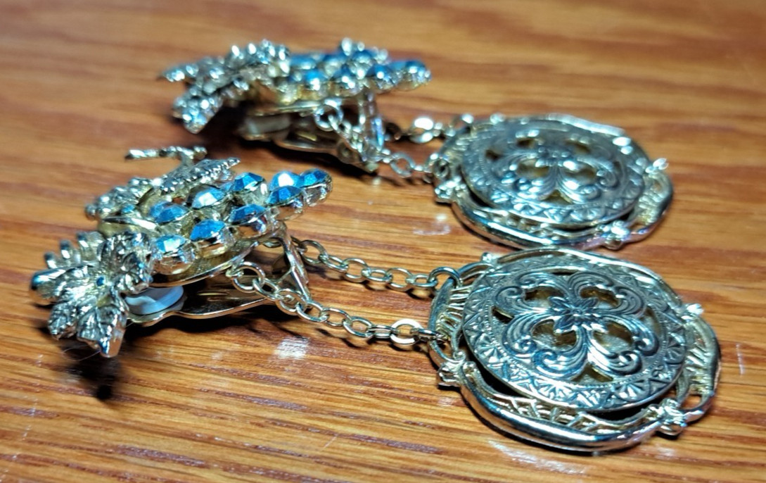 Vtg Kirk’s Folly Grape Clusters Clip Earrings Goldtone Crystals Dangle Medallion