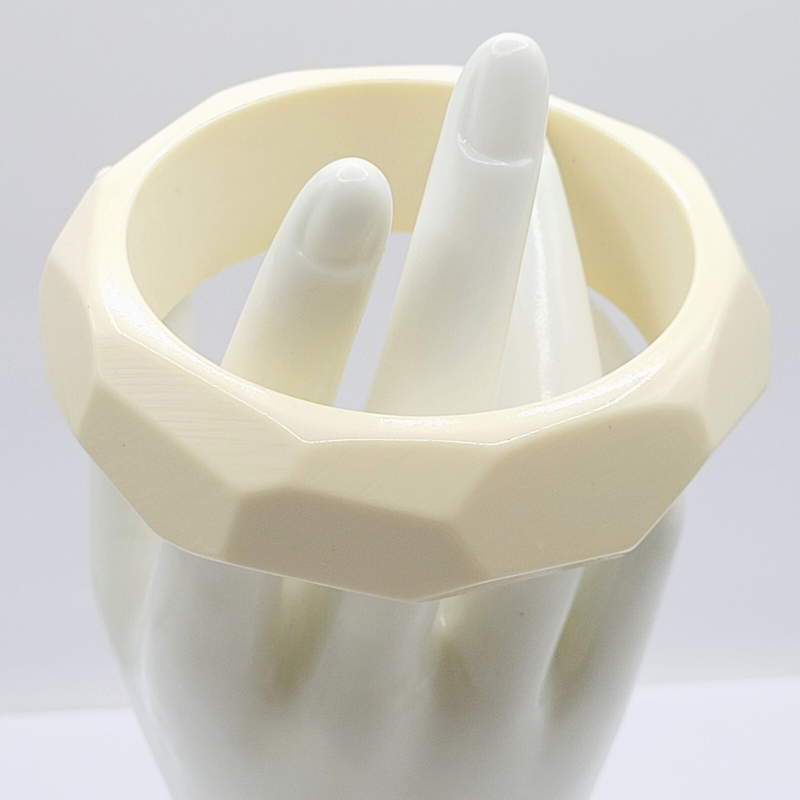 Vanilla Cream Off White Odd Angle Facet Acrylic Chunky 1980s Bangle Bracelet