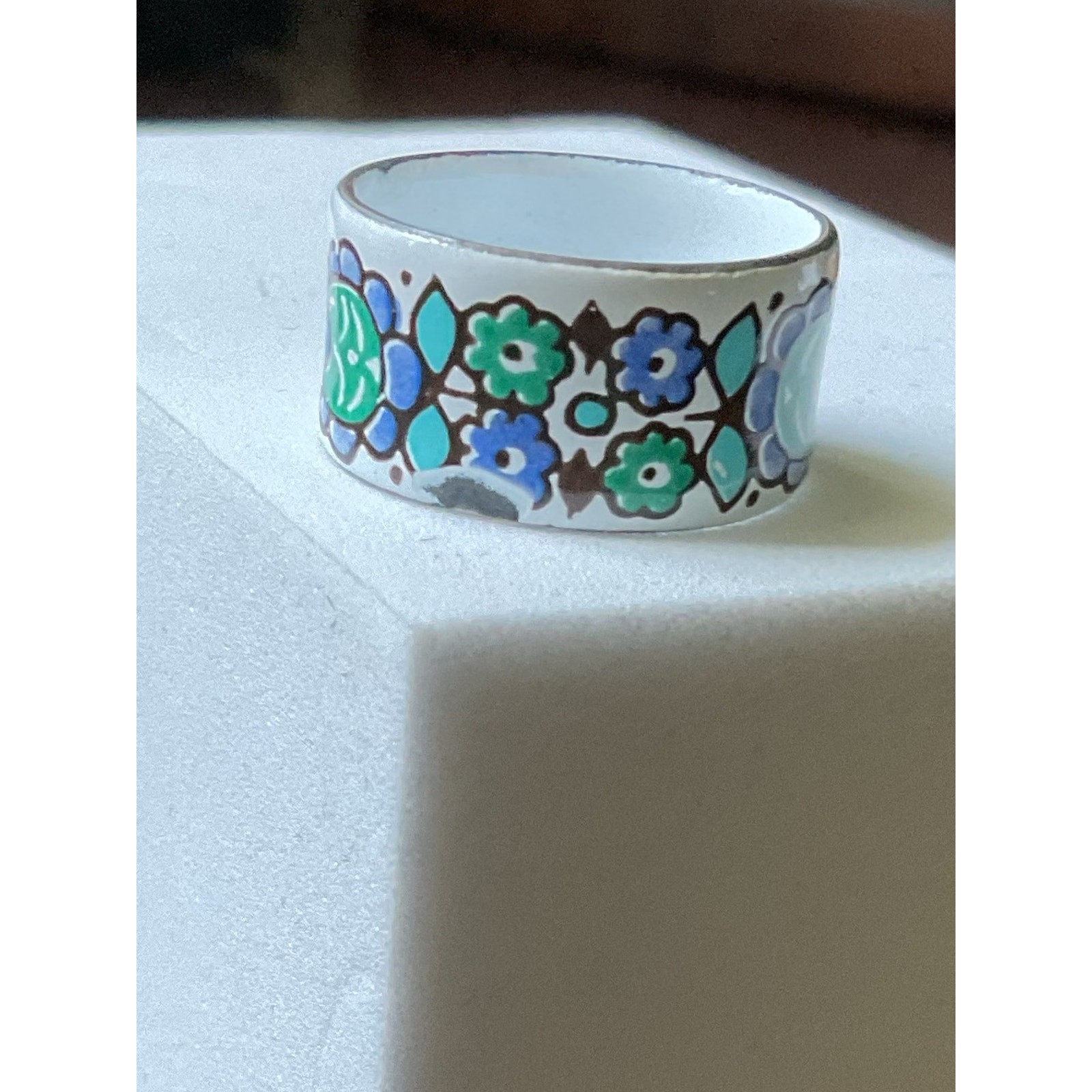 Vintage Mexican Ceramic Hand Painted Floral Ring Size 7 Blue Green White Flaw