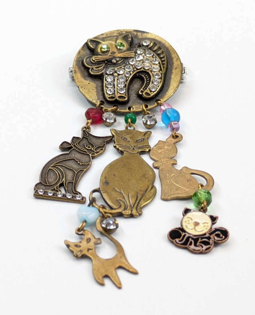 VTG Glassworks Studio Dangle Cat Charm Rhinestone Bronze/Brass Brooch Pin 4.5″