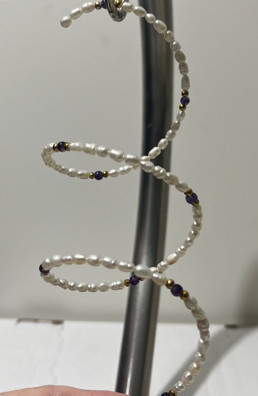 VTG White Cultured Fresh Water Pearl Black Onyx Gold Beaded Flex Wire Bracelet