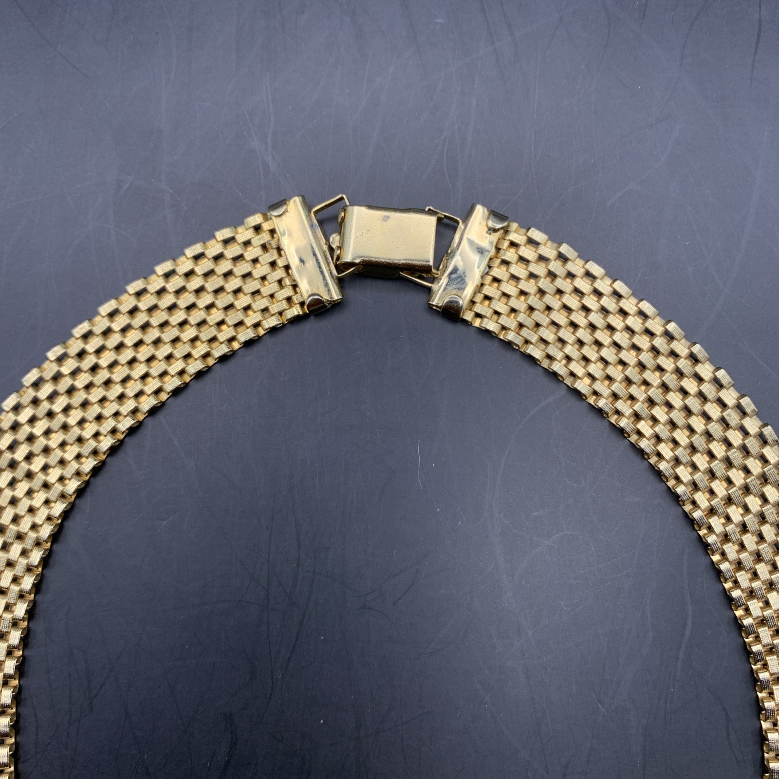 Gold Tone Flat Mesh Collar Necklace Classic 16.5 Inch Vintage