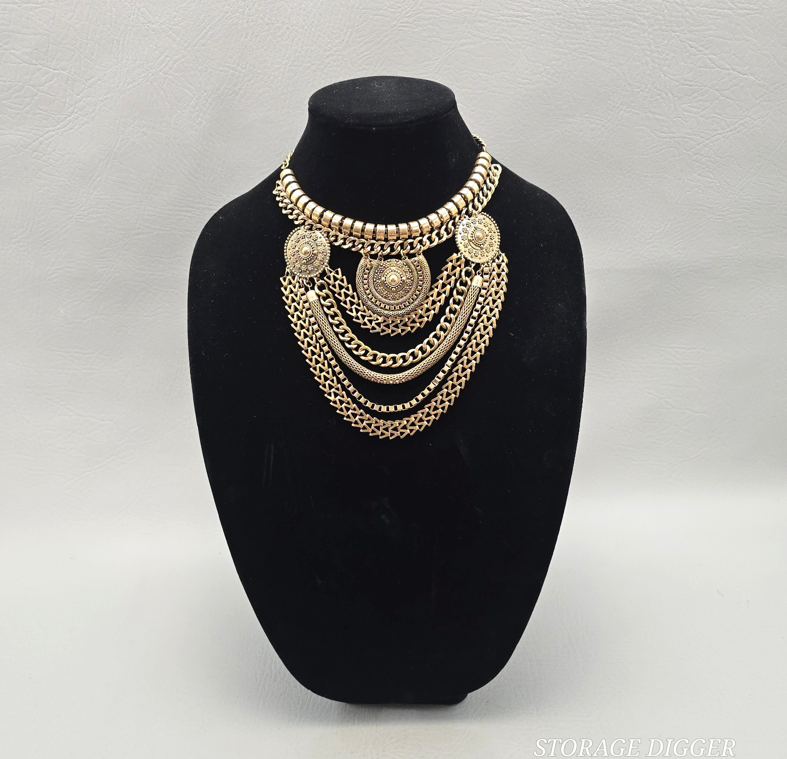 VTG Chunky Statement Multi-Strand Gold Tone Chains Collar Bib Choker Necklace