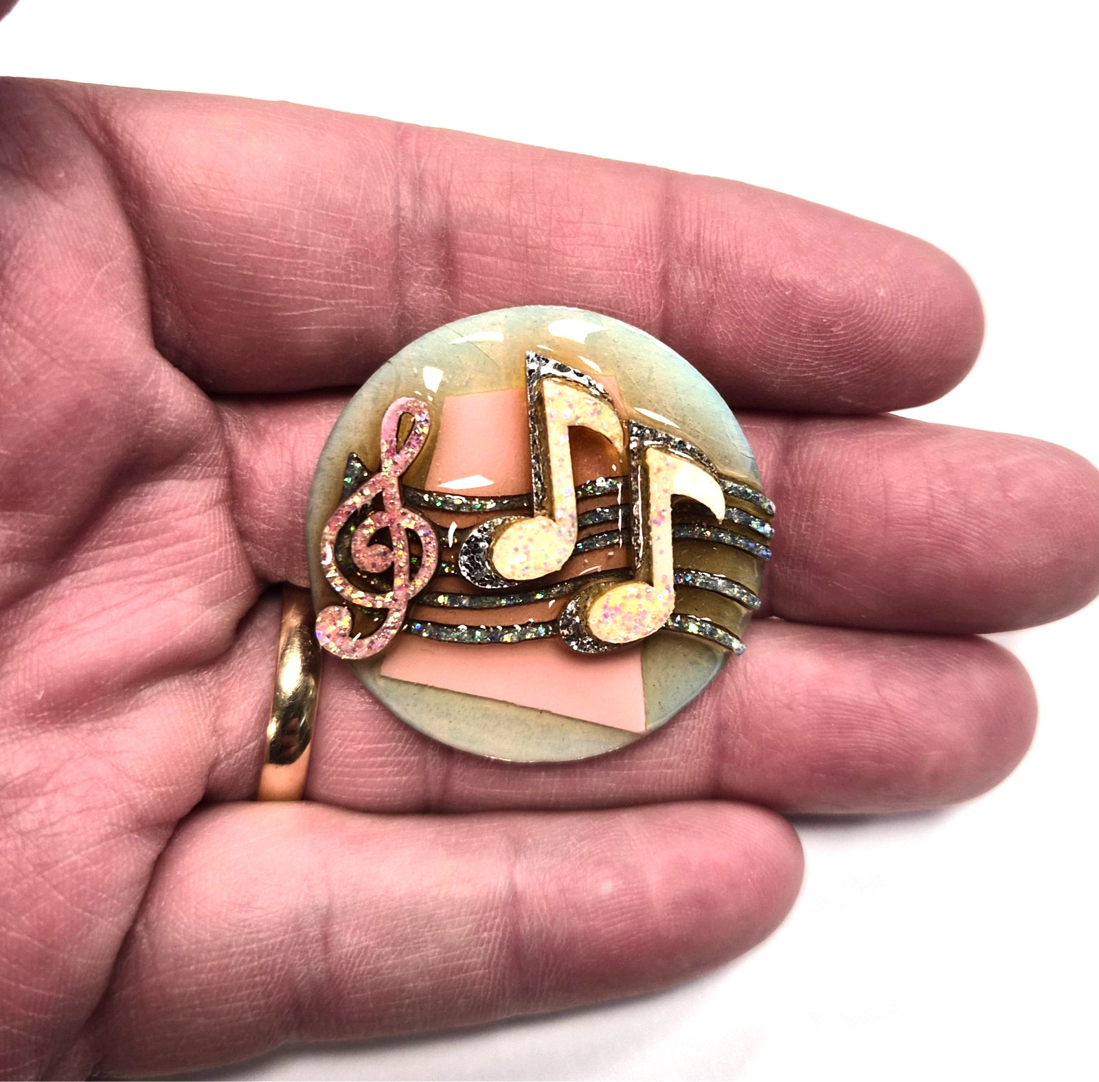 Vintage Music Pins by Lucinda USA Pink Glitter Clef & Eighth Notes Pin / Brooch