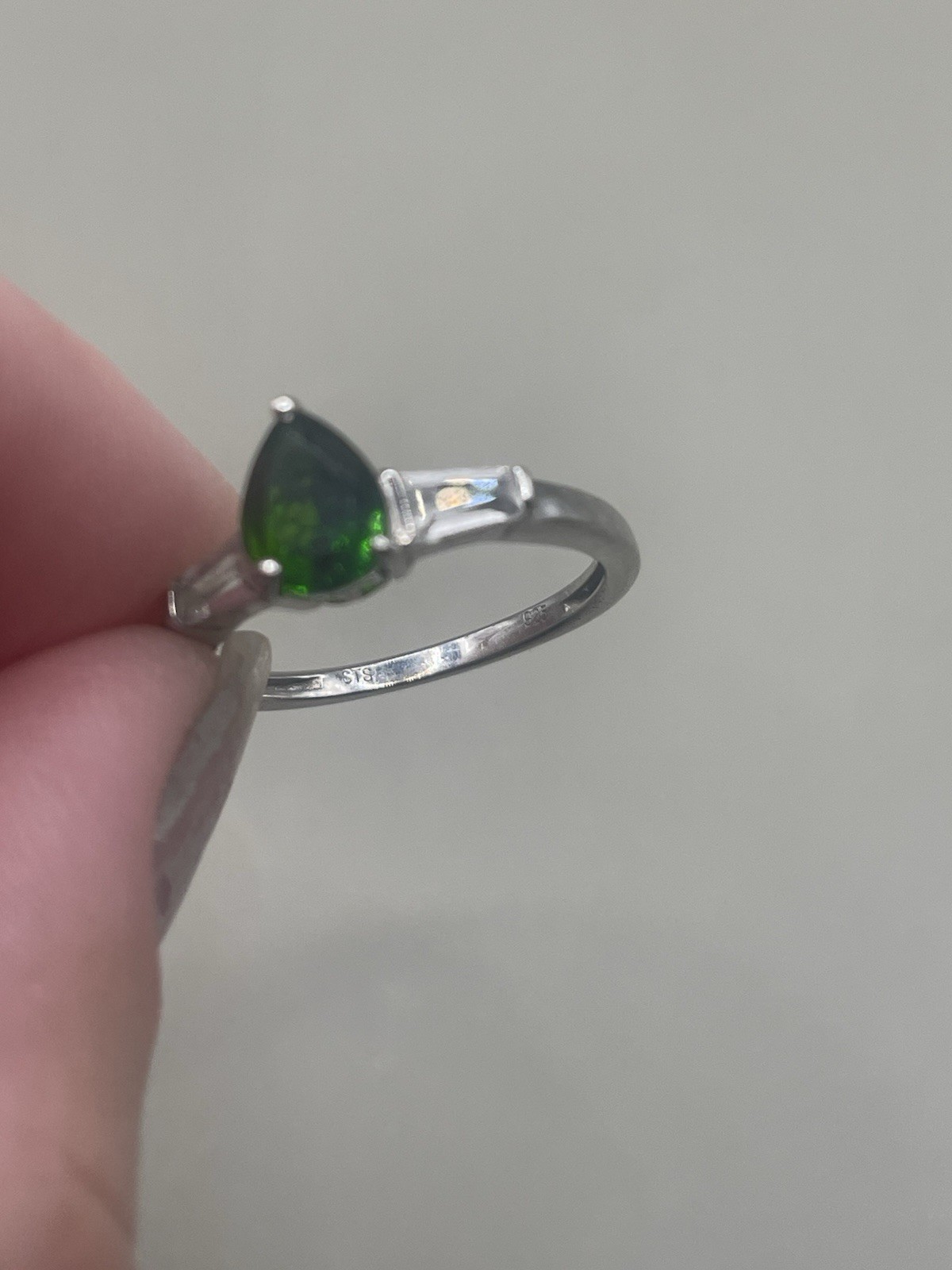 Vintage Signed STS Sterling Silver 925 Green And Clear Crystals Women’s 8 Ring