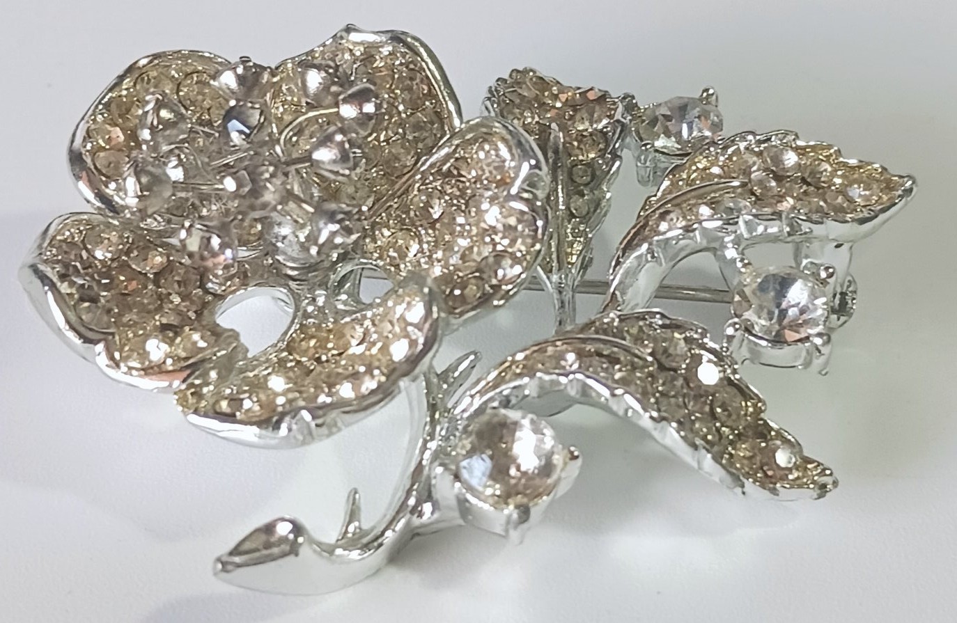 Vintage Bright Silver-tone White Rhinestone Brooch with Flower & Leaves