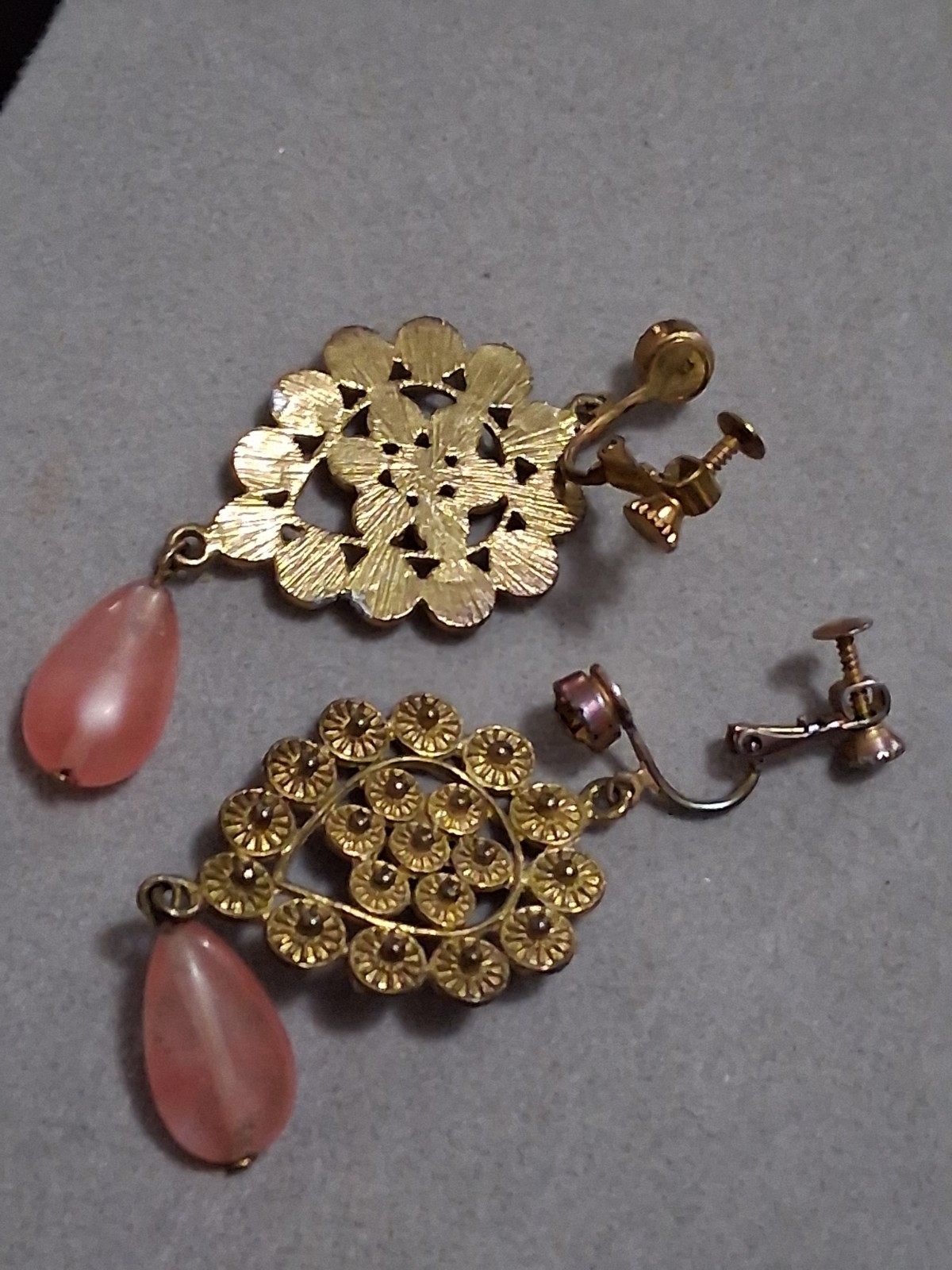 Vintage pink glass dangle drop stone ornate goldtone adjustable clip-on earrings
