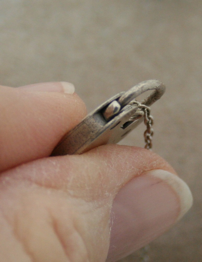 VINTAGE SILVER PADLOCK HEART CHARM – Decorative Keyhole & Safety Chain