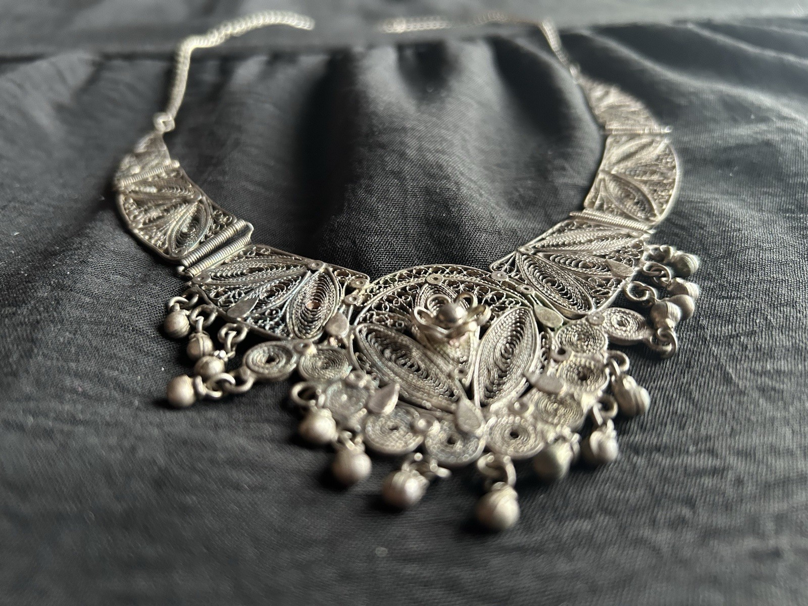 VTG Rare Spun Silver Filigree Artisan Flower Dangle Bib Statement Panel Necklace
