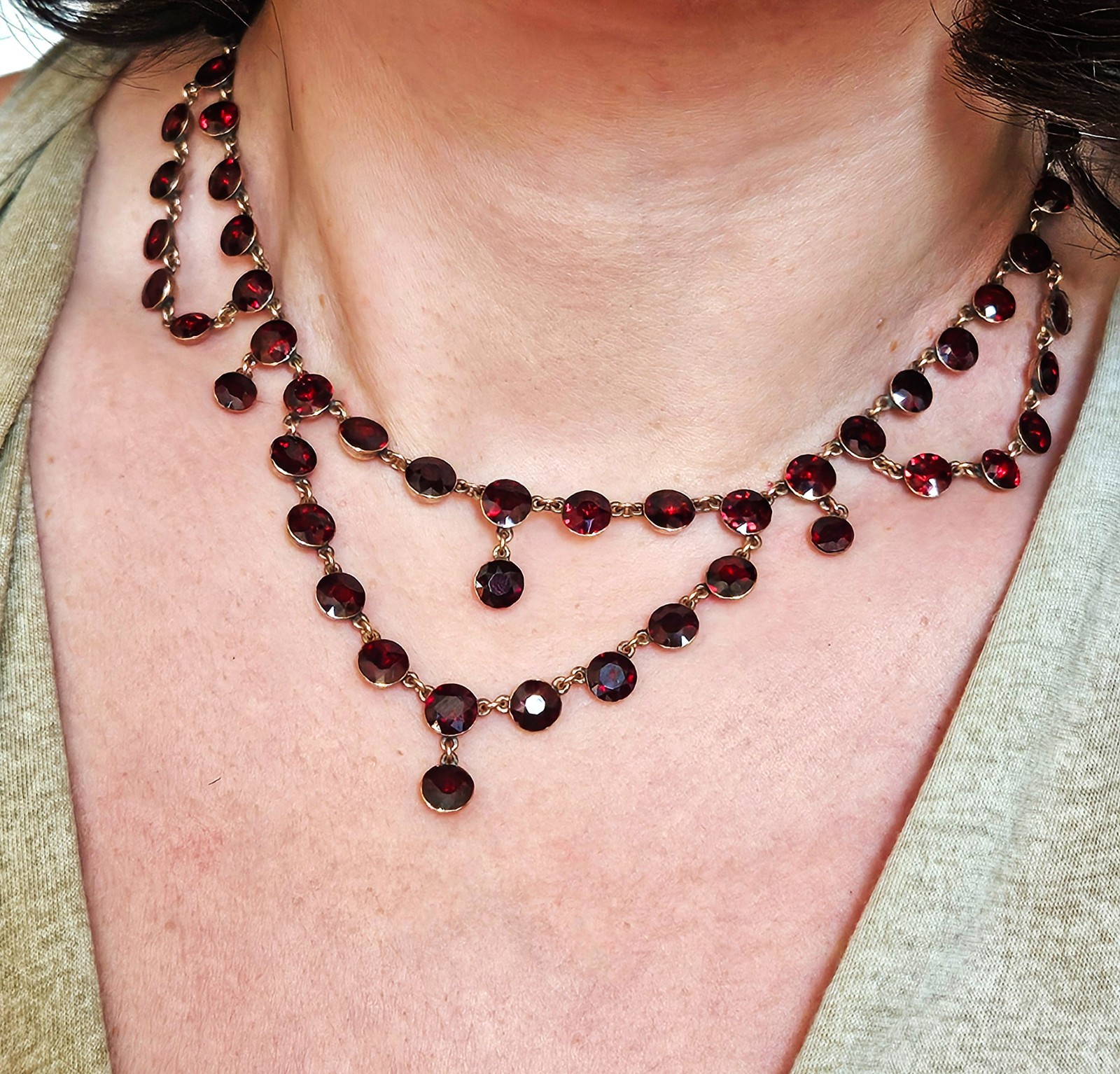 English Late Georgian Early Victorian Almandine Swags Garnet 9 KT Gold Necklace