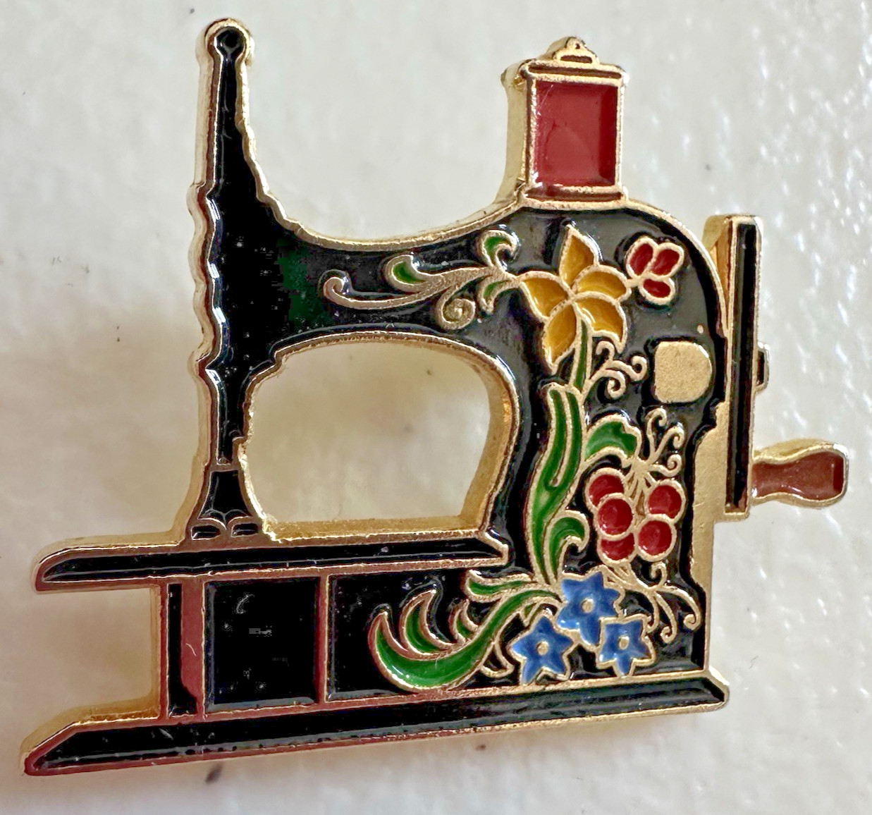 Vintage Clotilde Sewing Machine Brooch 1991 Enamel Figural Quilting Pin