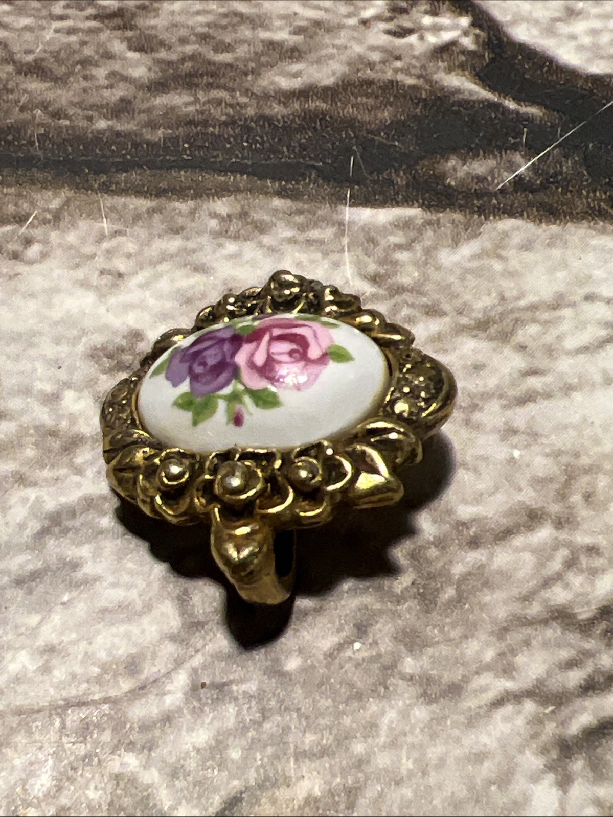 Vintage Avon Victorian Style Ceramic & Metal Rose Pendant Chain Not Included