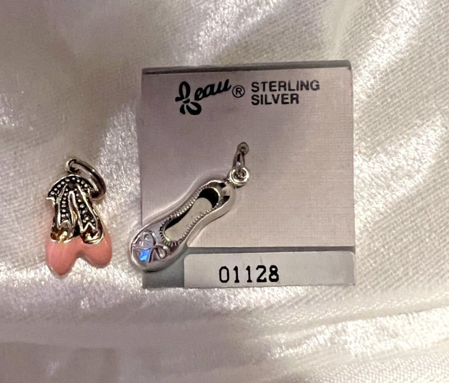 VINTAGE Beau Ballet Slippers Shoes Sterling Silver Bracelet Charm Pendant 1.3g