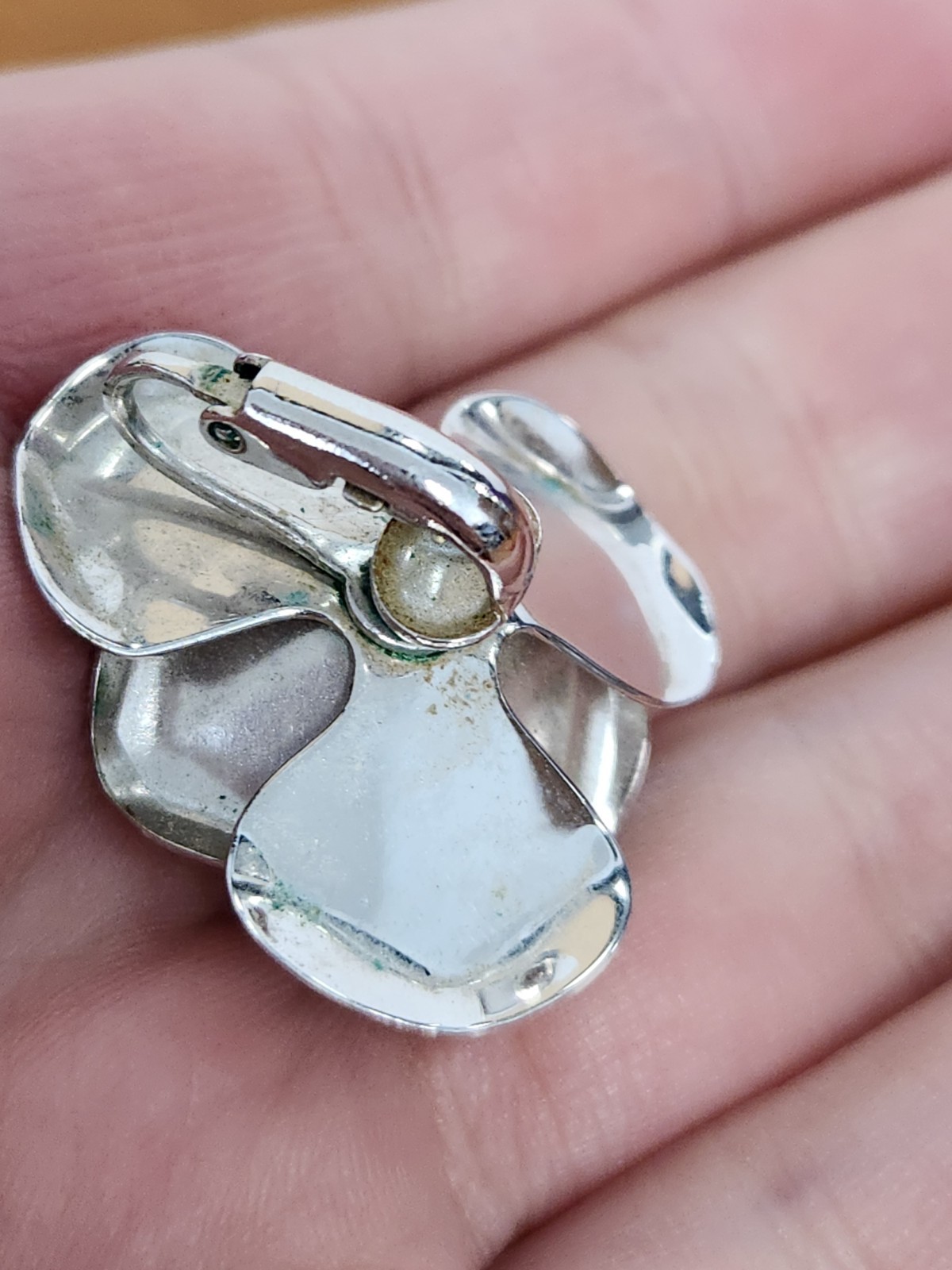 Stunning Silvertone and Rhinestone Flower Clip Earrings And Brooch