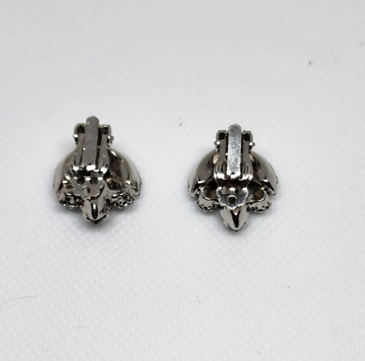 Vtg Juliana Delizza & Elster Grey Smokey and Blue Rhinestones Clip on Earrings
