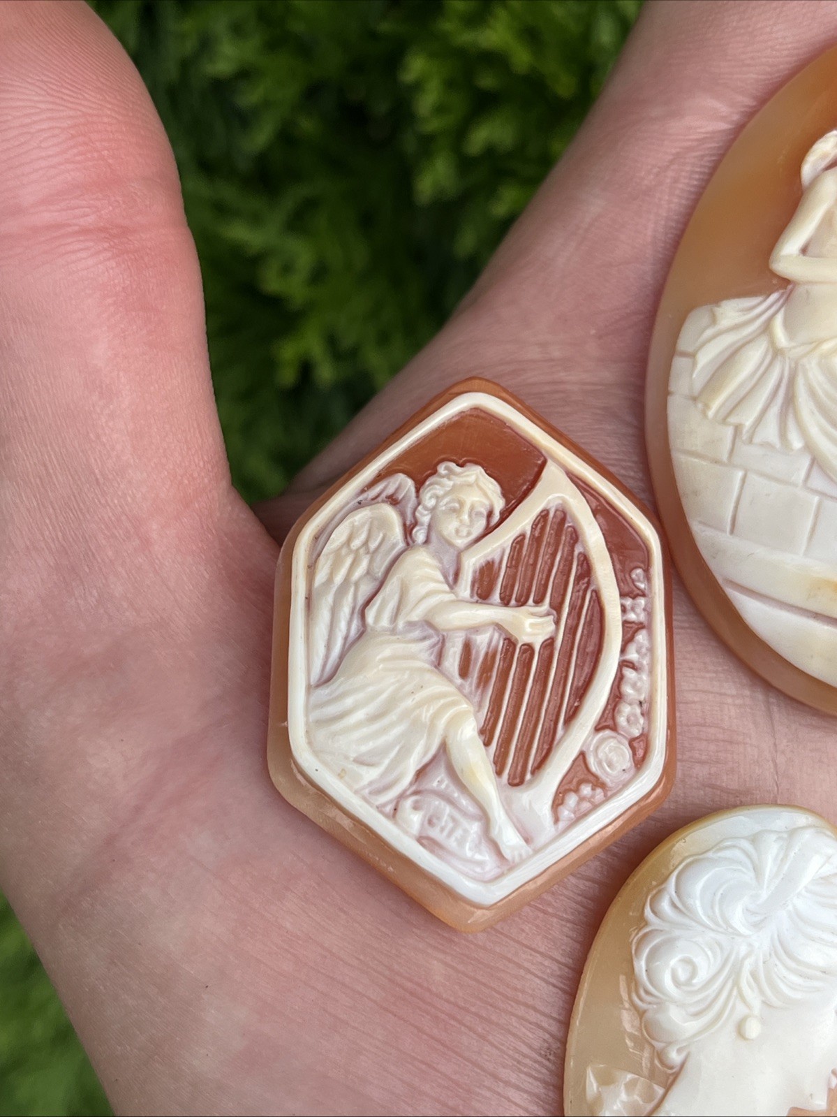 Antique Vintage Cameo Brooch Pendant Shell Loose Lot of 7 Some Very Nice Ones