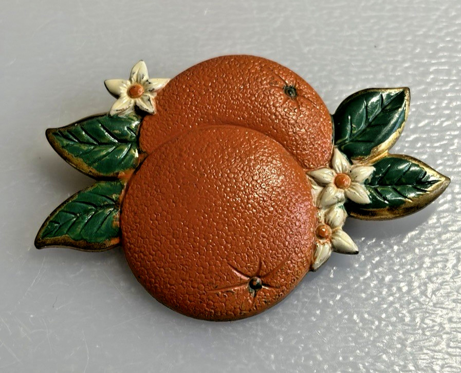 Vintage 1950s Oranges Souvenir Collectible Brooch Pin California CA 2″ metal