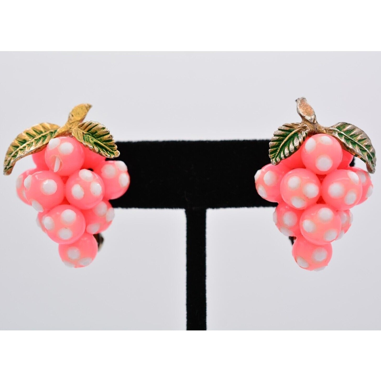 Vintage Grapes Clip On Earrings Pink Glass Resin Enamel Chunky Antique 50s BinAY