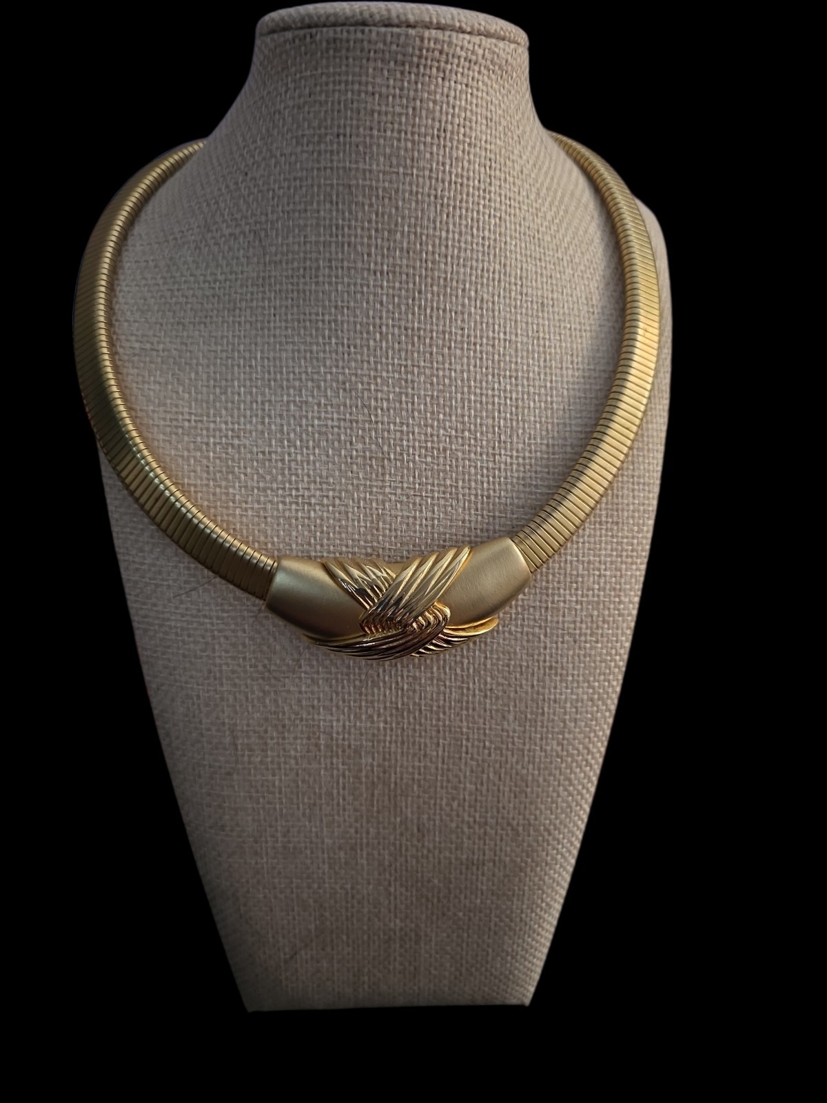 Vintage 80’s Goldtone Collar Necklace 16 In