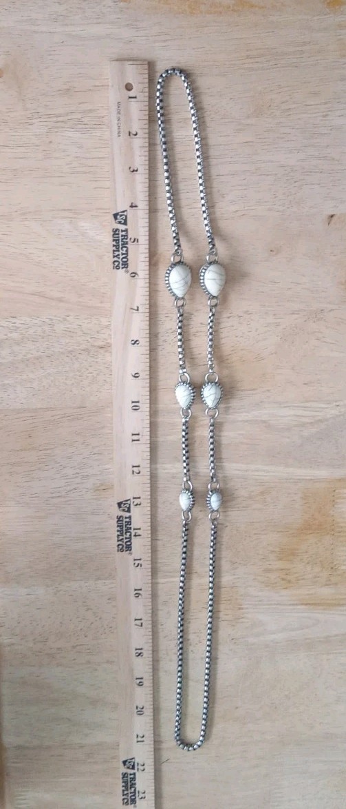 18″ Silver Tone Necklace with White Marbled Cracked Teardrop Design