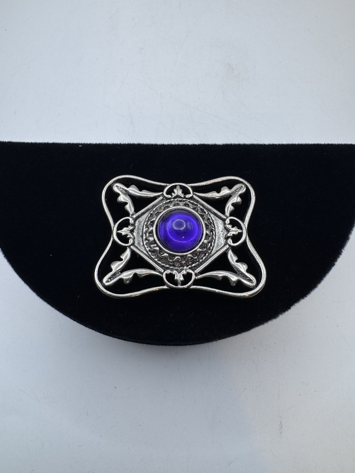 Vintage Beautiful Purple Cabuchon Stone Decorative Rectangle Pin Silver Tone