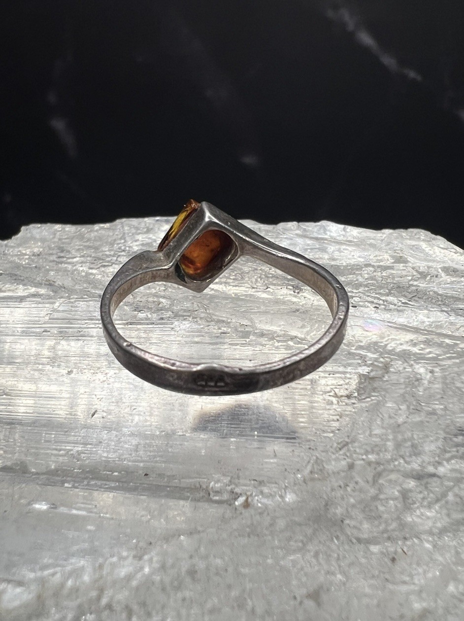 Vintage 925 Sterling Silver Honey gold Amber Square Cabochon Ring Size 6.75