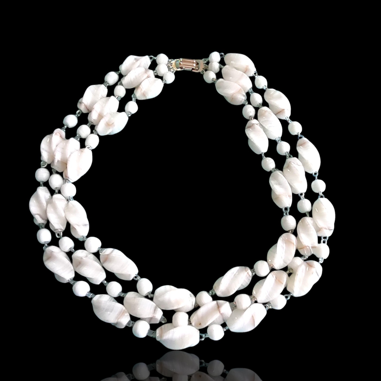 Vintage Twist Carved White & Brown Striped Agate Stone Multi Layer Necklace 18in