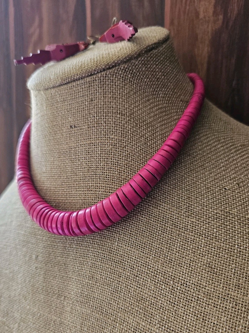 Vtg Wood Flat Pink Bead Necklace Barrell Clasp 17″ Tropical W Parrott Eearings