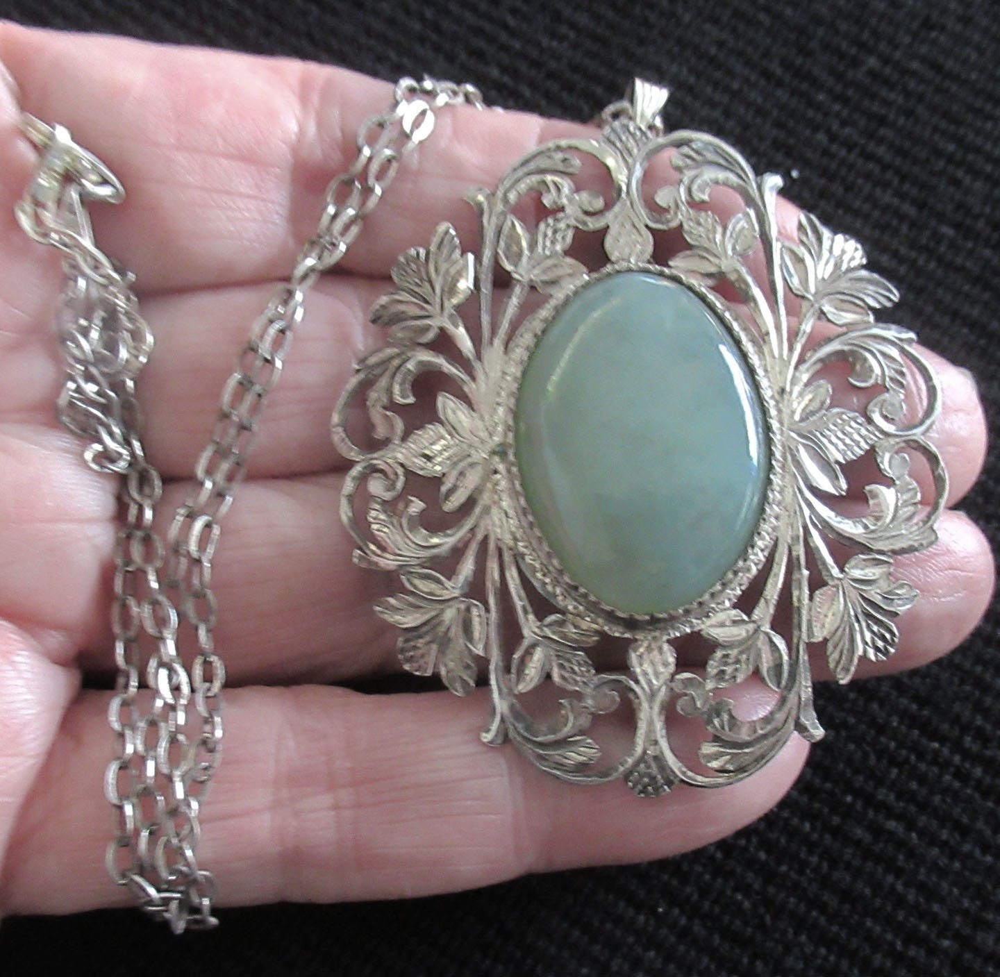 VINTAGE STERLING PENDANT NECKLACE w JADE?, 2 3/8 INCHES PENDANT, 18 IN CABLE CHN