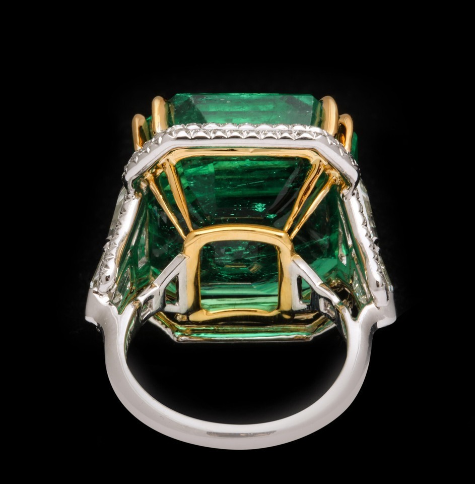 Huge 28Ct Green Emerald CZ-Stone Celebrity Inspired Wedding Ring In 925 Silver