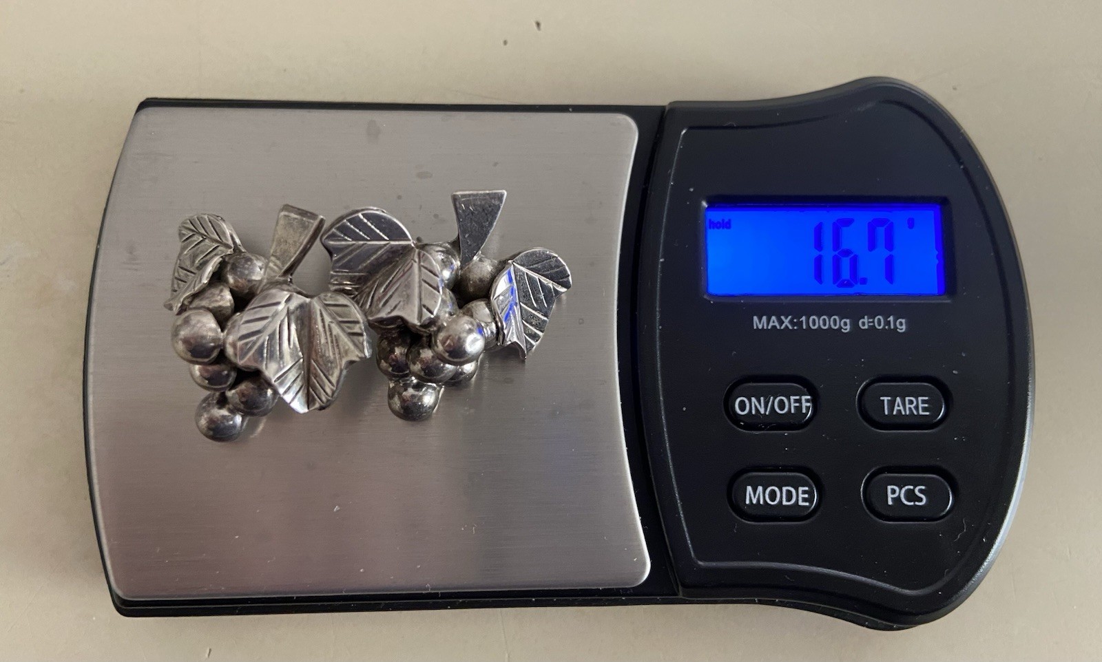 VINTAGE TAXCO MEXICO HANDCRAFTED 925 STERLING BUNCH OF GRAPES STUD EARRINGS