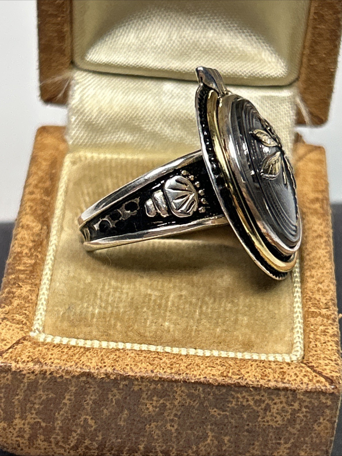 AKR Amy Kahn Russell Sterling Silver Czech Glass Dragonfly Round Cocktail Ring