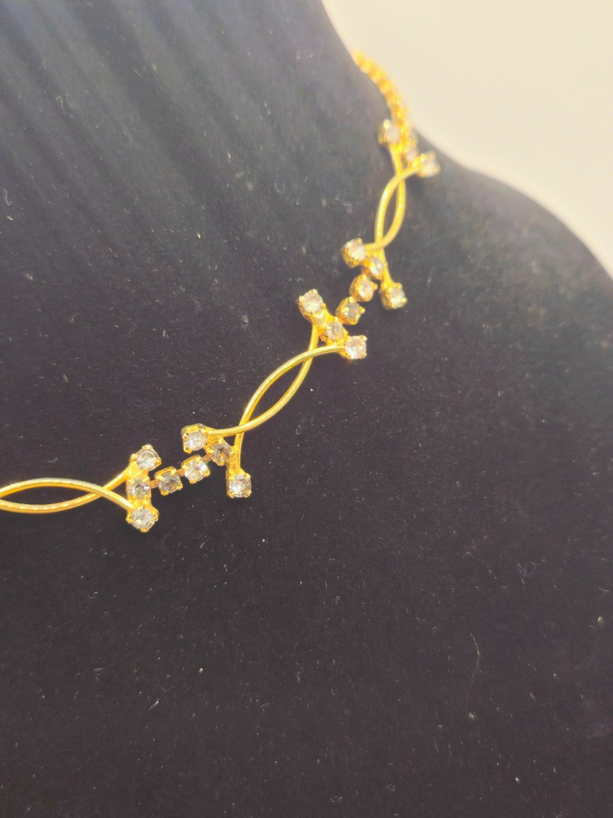 Vintage Rhinestone Choker Necklace Wavy Botanical Vine Hook Clasp