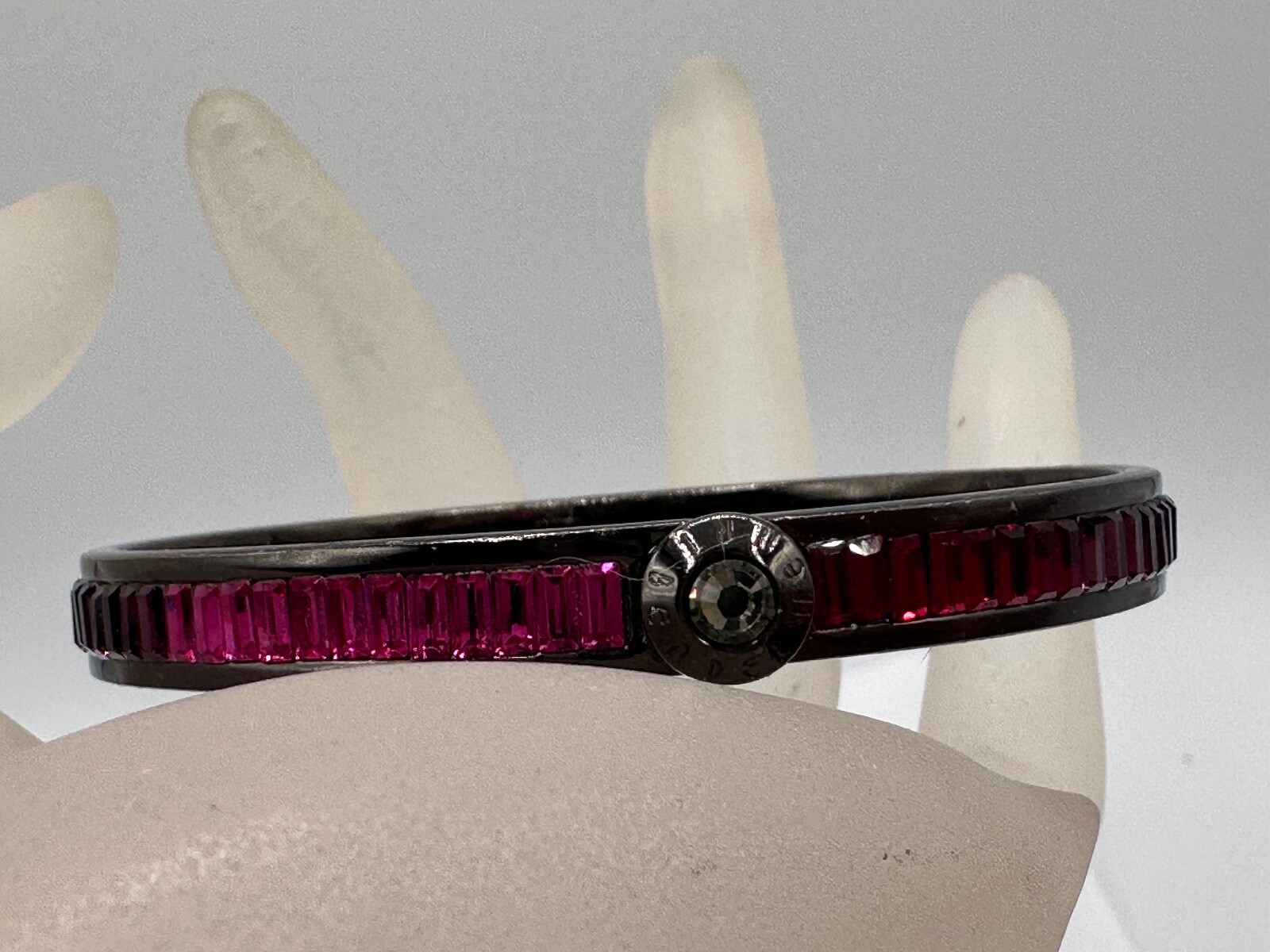ESTATE GUNMETAL PINK GARNET CRYSTAL HENRI BENDEL SIGNED BANGLE BRACELET