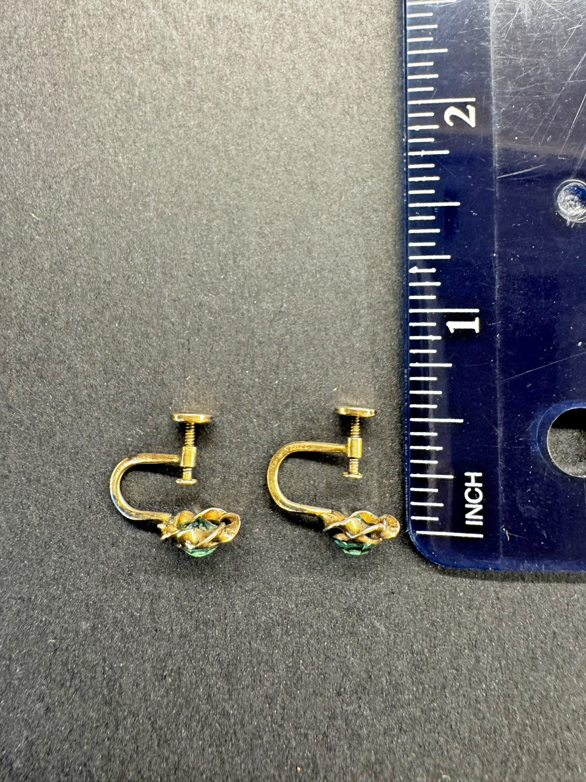 Vintage 1950s 1/20 12K Gold Filled Green Rhinestone Flower Screw Back Earrings