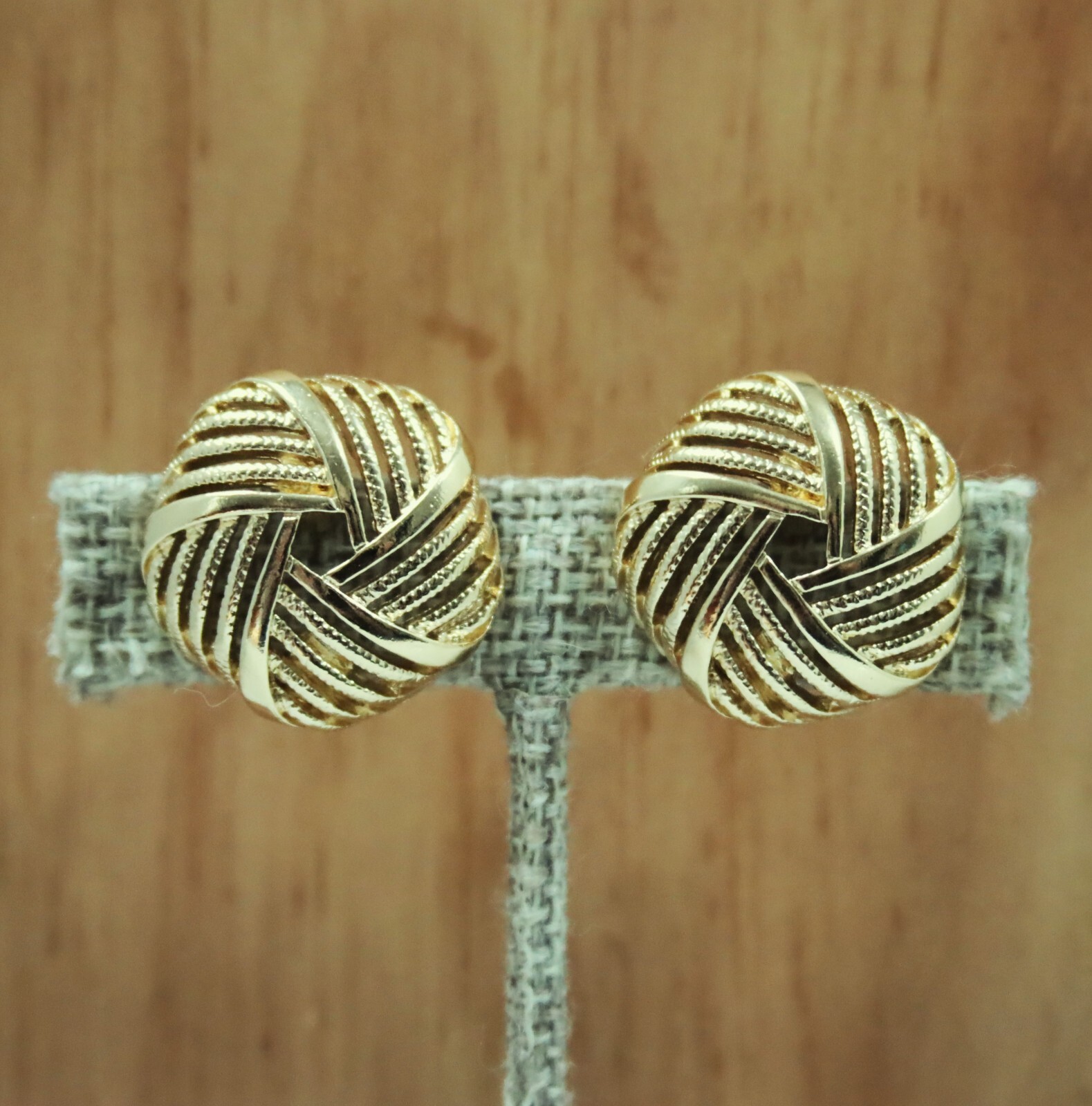 Unsigned Vintage Avon Golden Knot Open-Work Pentagon-Shape Clip Earrings