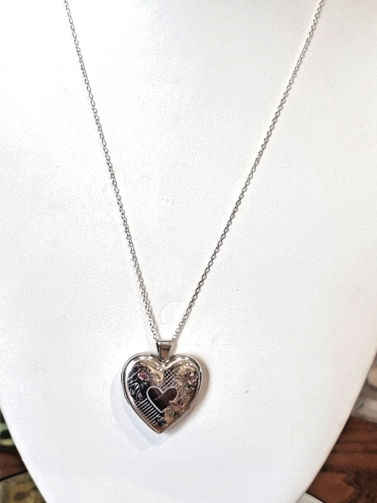Vintage Sterling Silver Large Heart Rare 4 Photo Locket Chain USA made See Video