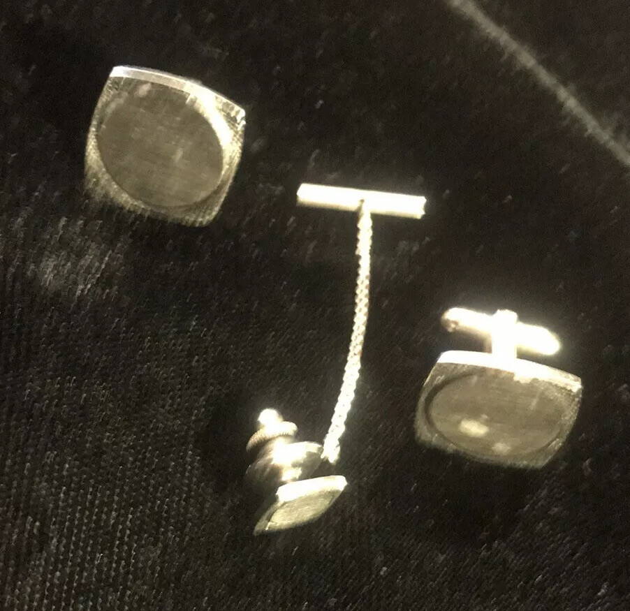 HADLEY Silvertone Square Cufflinks Matching Tie Tack Designer SIgned vtg