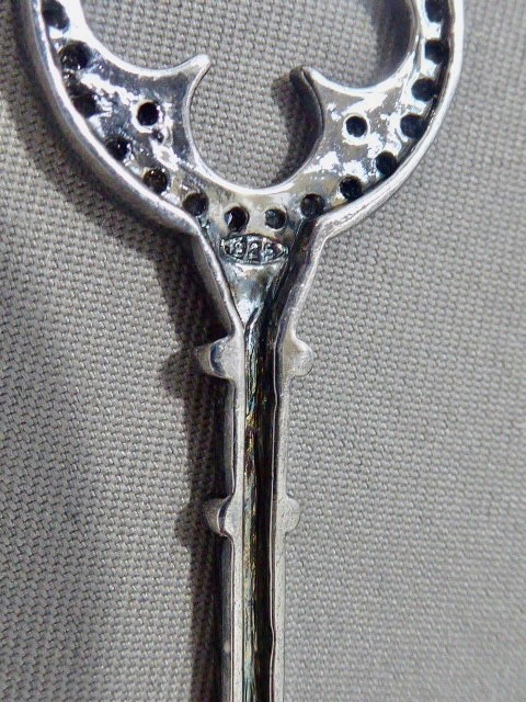 VINTAGE STERLING SILVER CZ KEY CZ PENDANT 5/8″ BY 2″ STERLING SILVER PENDANT